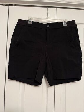Active Life Black Mid-Rise Stretch Bermuda Shorts